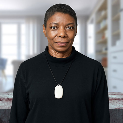 landline-pendant-black-lady-slider